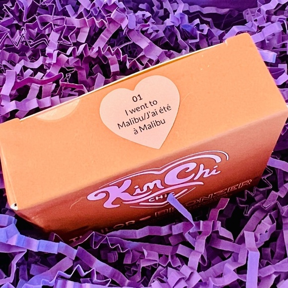 KimChi Chic Beauty Thailor Bronzer 01 I Went to Malibu Heart-Shaped Compact - Picture 10 of 10